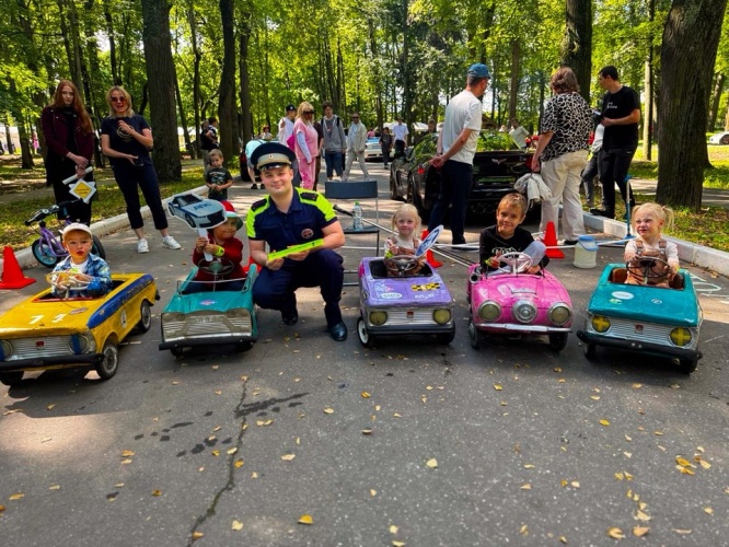 В Подмосковье прошел масштабный Автофестиваль, на котором Госавтоинспекция позаботилась о безопасности
