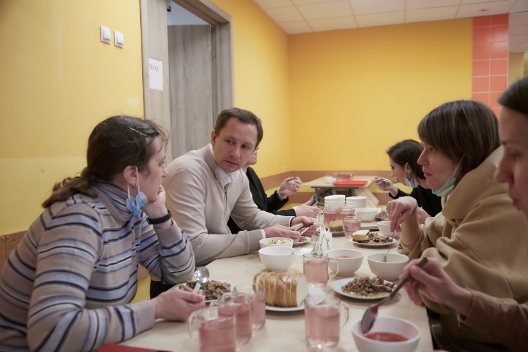 Дмитрий Волков проконтролировал качество питания красногорских школьников