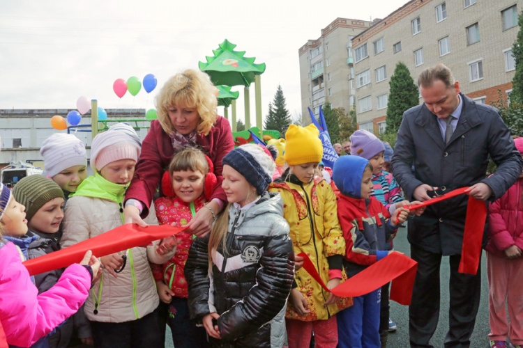 В Подмосковье с начала года открыта 81 детская площадка по программе Губернатора
