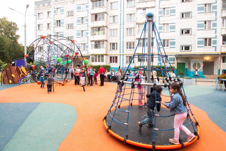 102 детские площадки по Губернаторской программе установлены на 09.09.2019