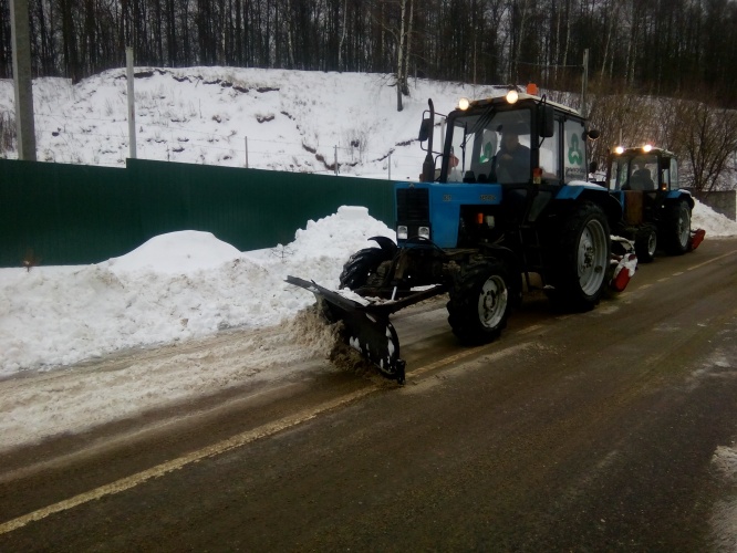 «Красногорская городская служба» очищает территорию города от снега