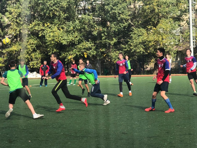 В Красногорске проходят соревнования по мини-футболу среди школьников