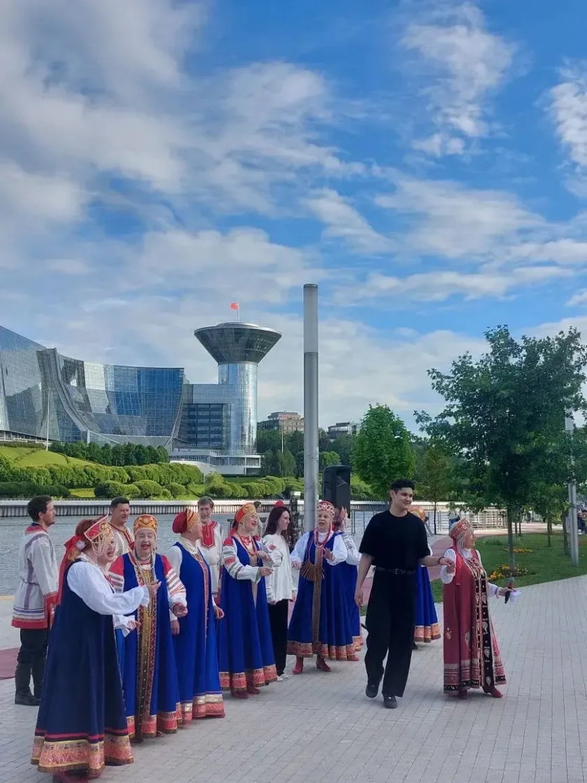 На Живописной набережной в Павшинской пойме прошло мероприятие «Летний вечер у реки»