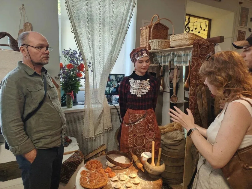 В сельском клубе «Поздняково» состоялся концерт – презентация этнокультурного проекта «По России, танцуя»
