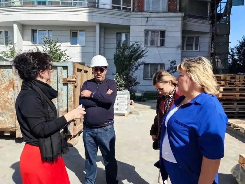 В Путилково продолжается восстановление двух многоквартирных домов