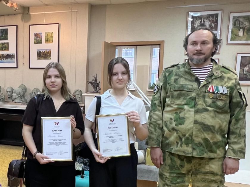 Победителей конкурса детского рисунка «Мой папа – Герой» наградили в Красногорске