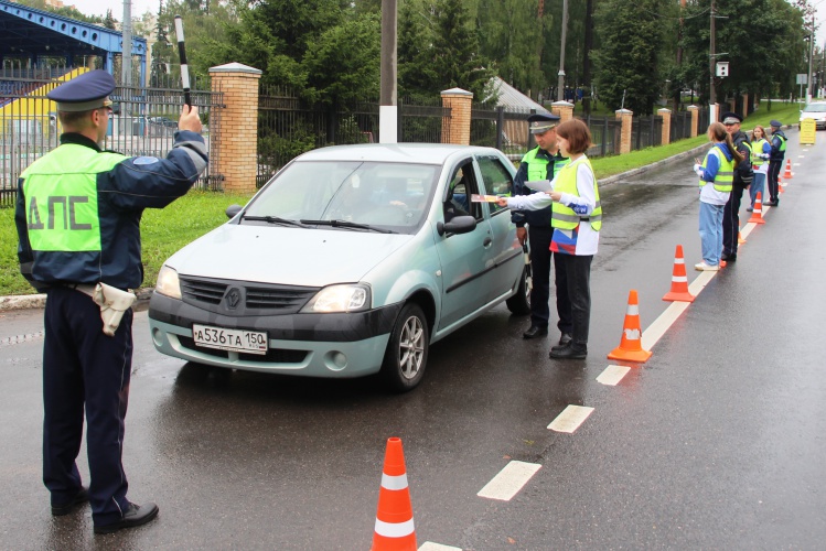 В сентябре сотрудники Госавтоинспекции Красногорска проведут тематические проверки водителей