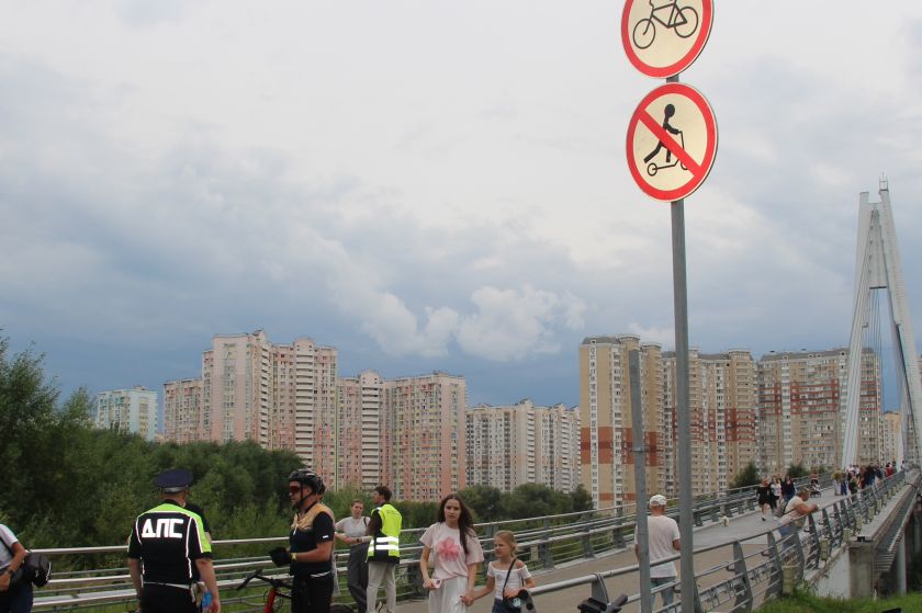 В городском округе Красногорск, сотрудники Госавтоинспекции провели масштабный профилактический рейд, направленный на обеспечение безопасности дорожного движения среди пеших участников дорожного движения