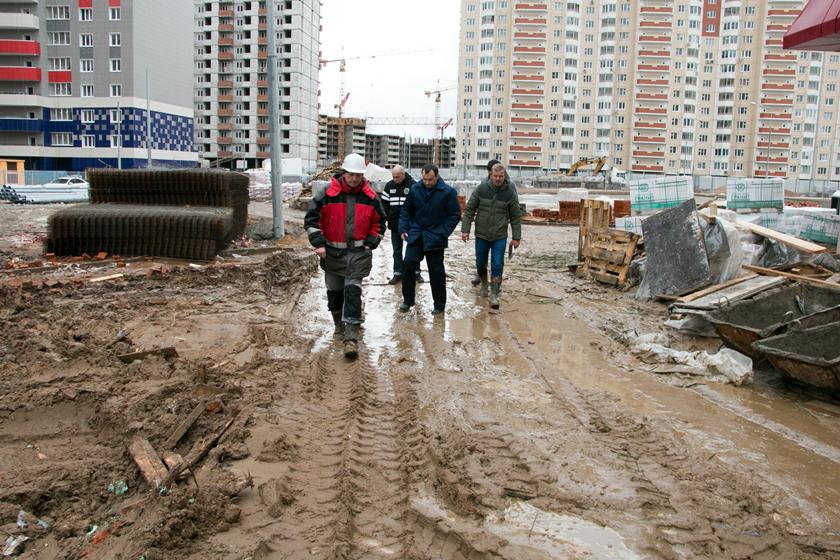 Михаил Сапунов проконтролировал строительство школы в Путилково