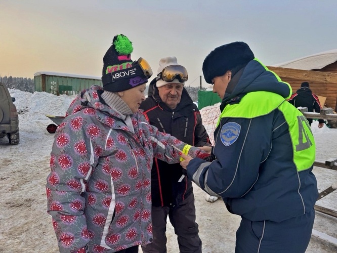 В зимний период на территории округа сотрудники Госавтоинспекции проводят ряд профилактических мероприятий по установлению мест небезопасных детских забав, которые могут привести к дорожно-транспортным происшествиям и получению травм несовершеннолетними