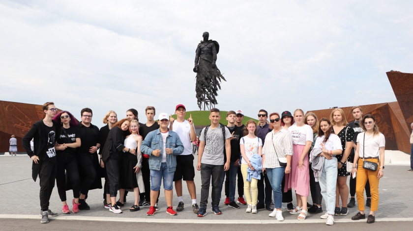 Волонтеры Красногорска съездили на экскурсию в город Ржев