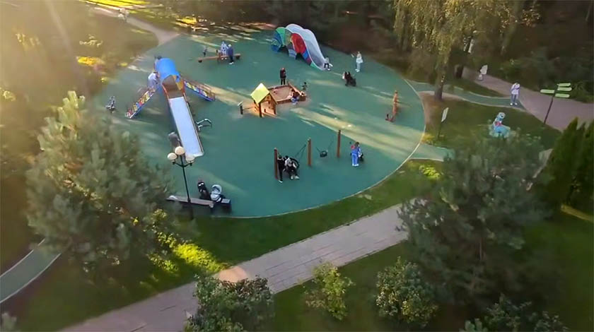 В детском городке «Сказочный» открылась новая игровая площадка