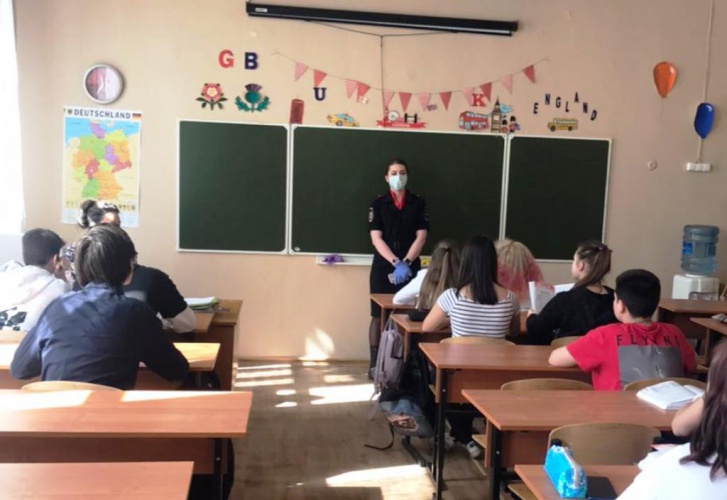 В рамках профилактического мероприятия «Дети России» полицейские по г.о. Красногорск провели беседы со школьниками