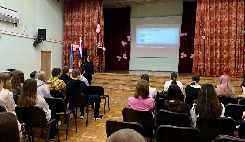 В Красногорске сотрудница полиции провела акцию «Чистое поколение» для учеников местной школы