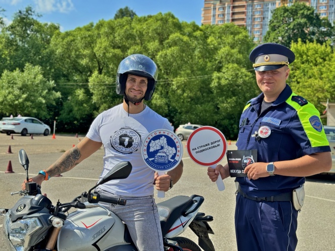 В МОСКОВСКОЙ ОБЛАСТИ СОТРУДНИКИ ГОСАВТОИНСПЕКЦИИ В АВТОШКОЛАХ ПРОВОДЯТ ЛИКБЕЗЫ В РАМКАХ СОЦИАЛЬНОГО РАУНДА «НЕКУДА СПЕШИТЬ»