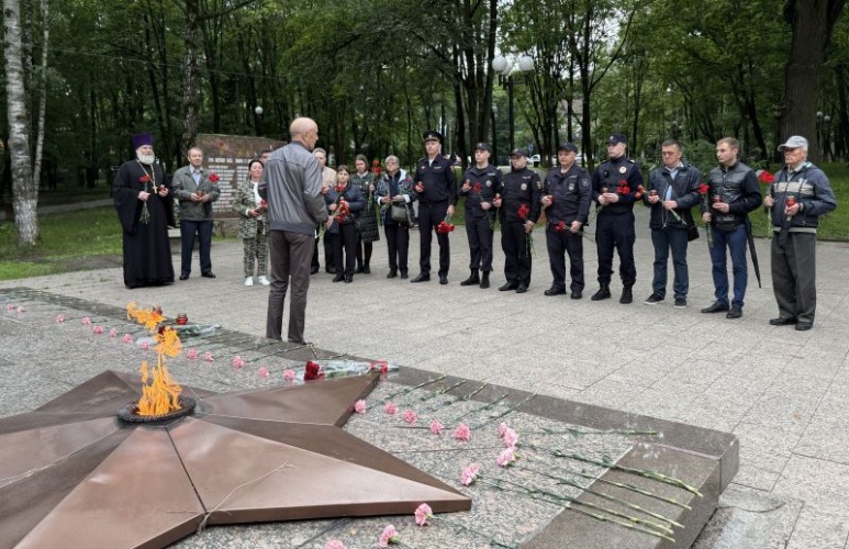 В Красногорске полицейские и общественники приняли участие во Всероссийской патриотической акции «Свеча памяти»