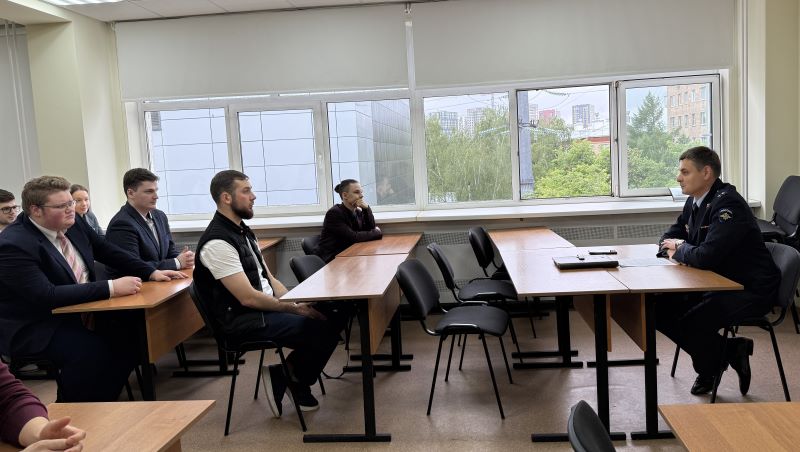 Заместитель начальника Cледственного управления в Красногорске встретился со студентами