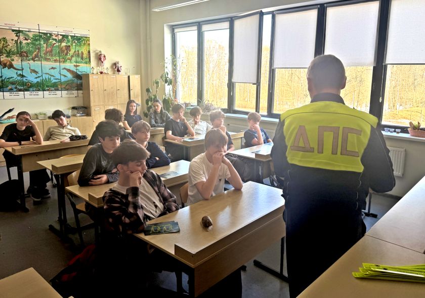 Познавательные беседы по ПДД от Госавтоинспекции в преддверии весенних каникул