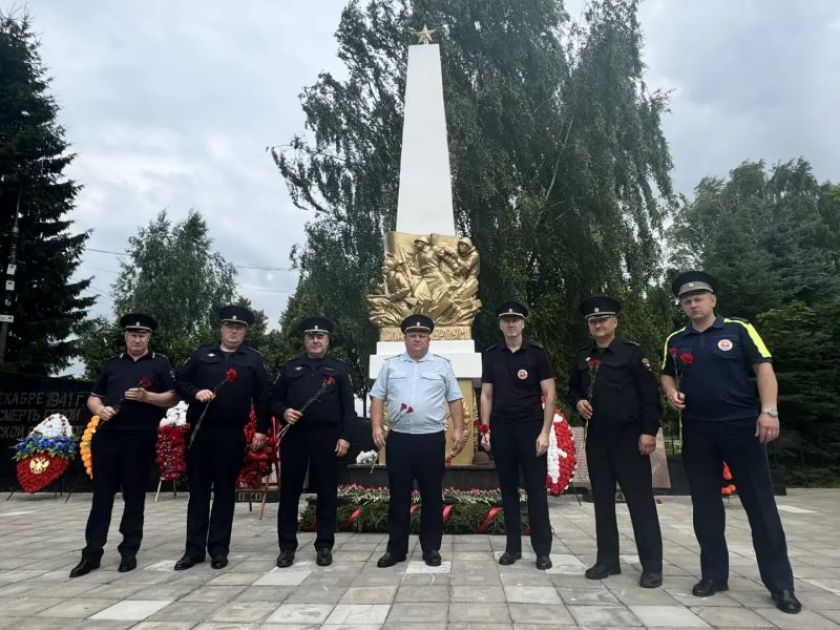 Госавтоинспекторы в Красногорске приняли участие в акции «Никто не забыт, ничто не забыто»