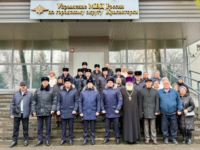 Полицейские в Красногорске почтили память погибших при выполнении служебных обязанностей сотрудников органов внутренних дел