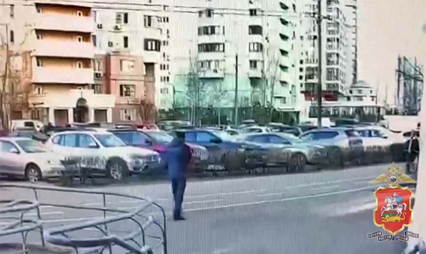 Полицейские Красногорска задержали курьера телефонных мошенников, которые под предлогом прохождения диспансеризации похитили у пенсионерки 1,5 миллиона рублей