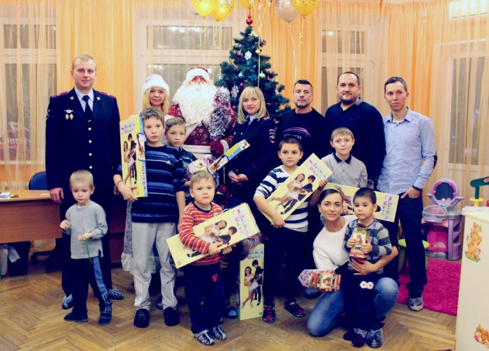 В Красногорске полицейские присоединились к акции «Полицейский Дед Мороз»