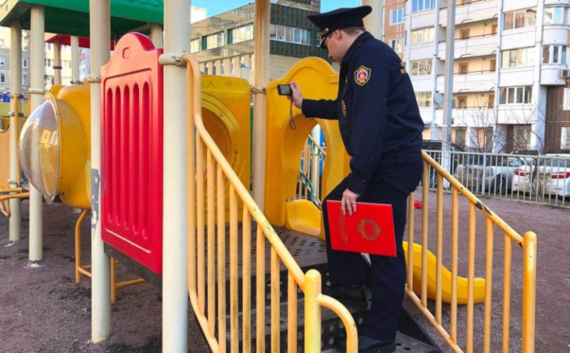 В Московской области улучшают безопасность и благоустройство детских игровых площадок
