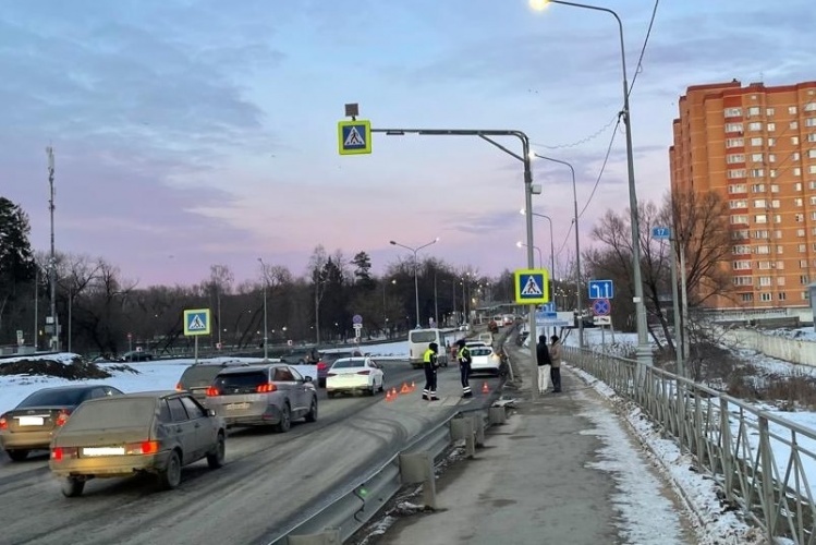 В ПОДМОСКОВНОМ КРАСНОГОРСКЕ ПРОИЗОШЛО ДОРОЖНО-ТРАНСПОРТНОЕ ПРОИСШЕСТВИЕ С УЧАСТИЕМ НЕСОВЕРШЕННОЛЕТНЕГО ВЕЛОСИПЕДИСТА