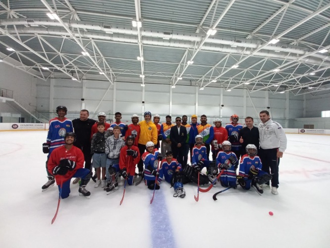 В Красногорске провели мастер-класс по хоккею с мячом для сборной команды из Индии