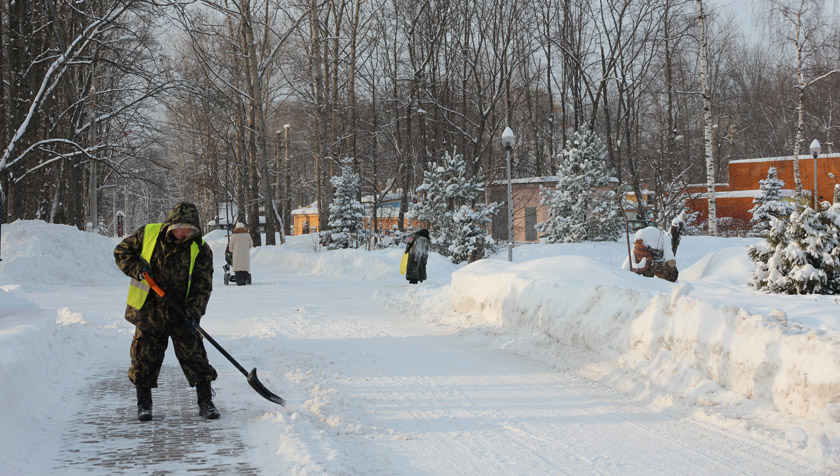Более 210 тысяч кубометров противогололедных  средств заготовили на зиму в Московской области