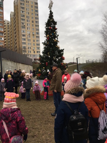 Праздничное зажжение огней на новогодней ёлке состоялось в Путилково