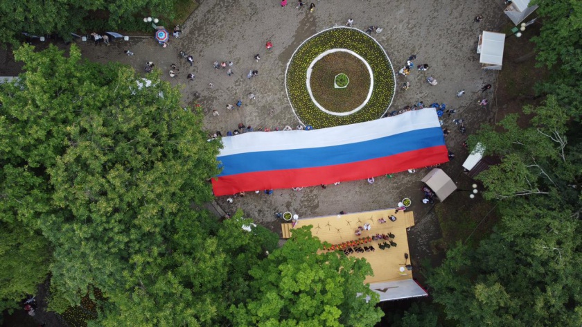В Красногорске проходят патриотические флешмобы в честь празднования Дня России
