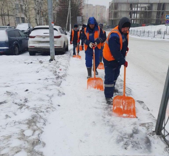 1074 рабочих вышли на зимнюю уборку в Красногорске