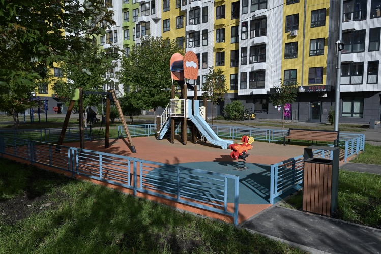 В Путилково открыли новую детскую площадку