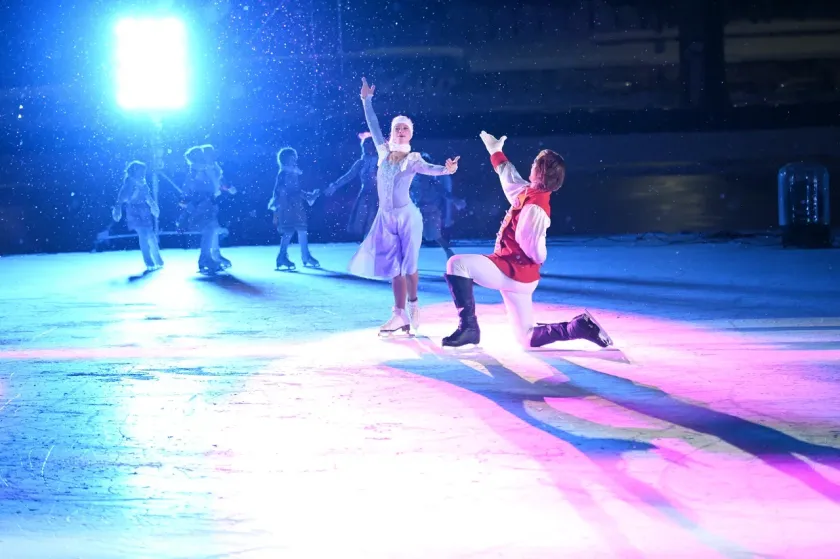 Яркое и захватывающее событие прошло сегодня в Красногорске: на стадионе «Зоркий» благодаря ледовому представлению «Щелкунчик» ожила настоящая сказка, которая перенесла зрителей в мир фантазий и искренних чувств