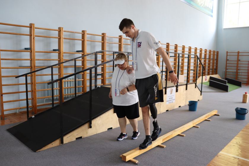 Фонд «Защитники Отечества» и Союз «Кибатлетика» с 2024 года развивают совместную программу реабилитации ветеранов СВО с тяжелыми травмами и ранениями, возвращая им мобильность и уверенность в собственных силах.