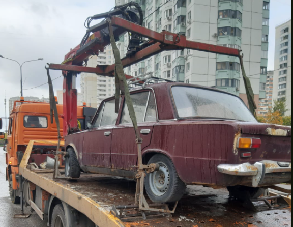 В Красногорске эвакуировали брошенный автомобиль