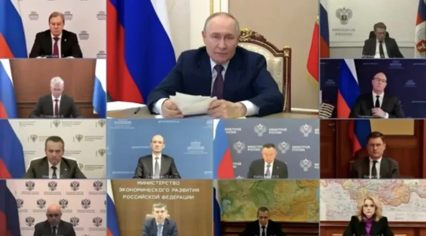 Статс-секретарь – заместитель Министра обороны РФ, председатель фонда «Защитники Отечества» Анна Цивилева в режиме ВКС доложила Президенту России Владимиру Путину о социальной поддержке ветеранов СВО и межведомственном взаимодействии при начислении выплат