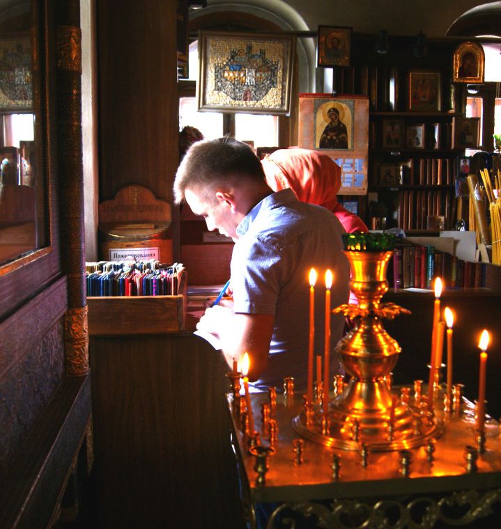 Молодежный актив познакомился с жизнью православных приходов