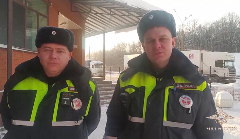 Ирина Волк: Полицейские Подмосковья доставили в больницу пенсионера, которому стало плохо за рулем