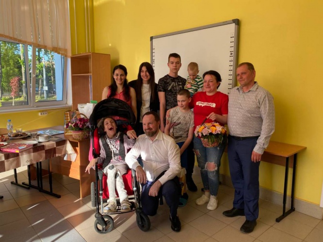 Сергей Колунов поздравил детей из ДНР с праздником