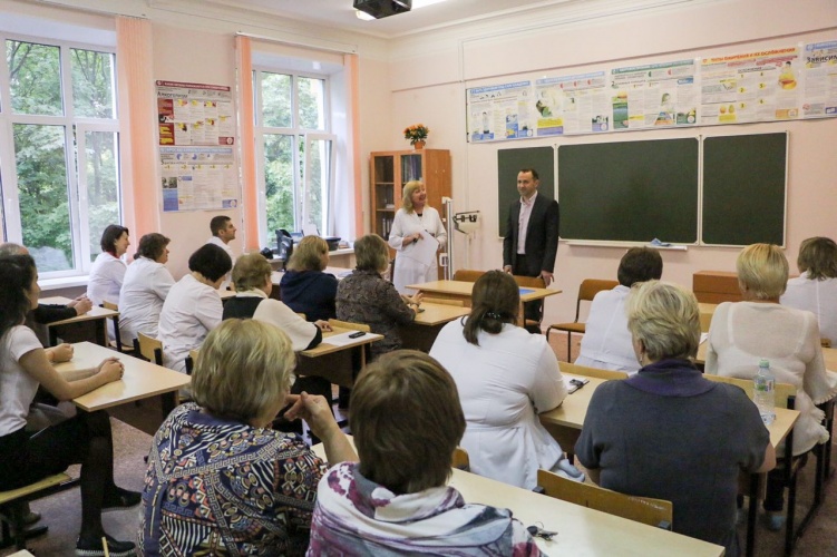 Михаил Сапунов встретился с преподавателями Красногорского медицинского училища