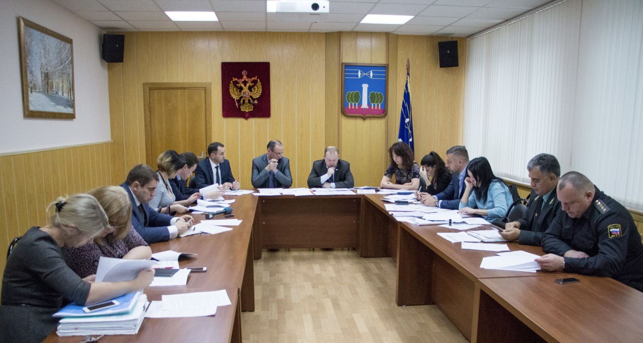 Взыскание долгов по аренде за земельные участки обсудили в администрации Красногорского района