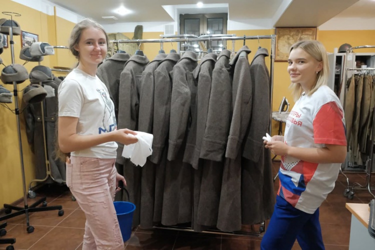 Волонтеры оказали помощь красногорскому военно-историческому центру