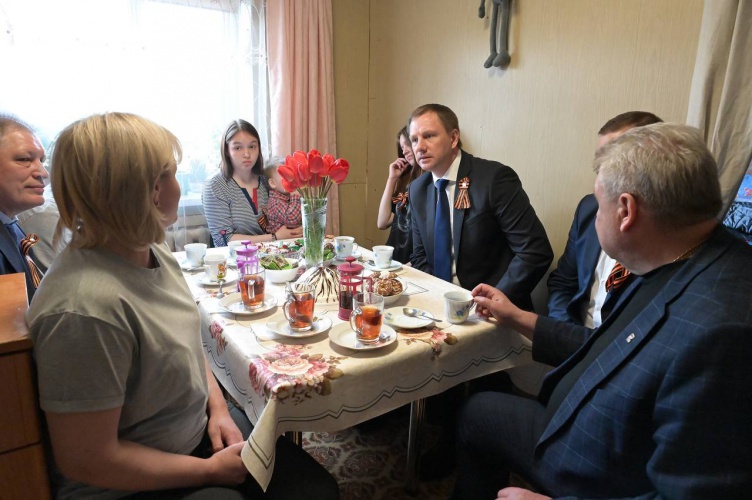 Дмитрий Волков посетил семью мобилизованного в Красногорске