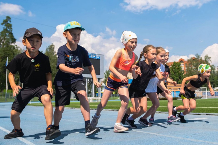 В Красногорске состоялся Ежегодный кросс на призы Олимпийский чемпионки Татьяны Навки для детей и родителей