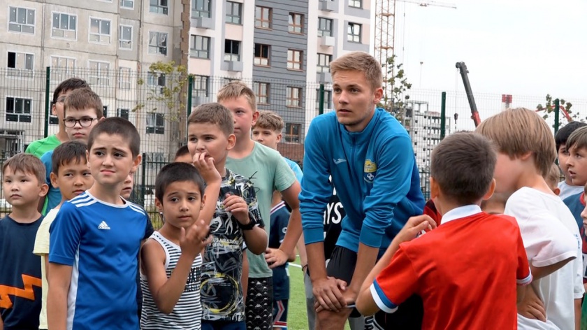 35 школьников приняли участие в мастер-классе на открытом стадионе Красногорска 