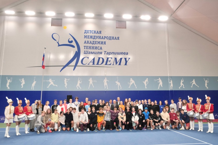 В Красногорске стартовал Зимний кубок Международной академии тенниса Шамиля Тарпищева