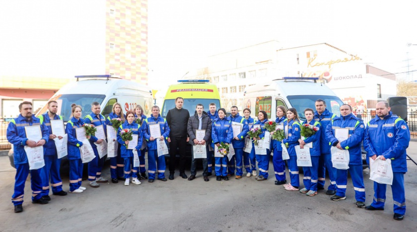 Дмитрий Волков наградил работников Красногорской и Нахабинской подстанций скорой медицинской помощи за спасение людей в «Крокус Сити Холл»