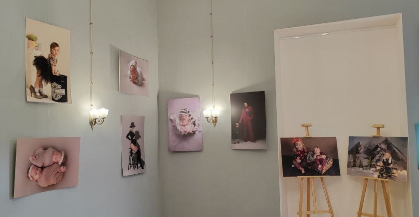 Фотовыставка работ Марины Хохловой «Мы начинаемся с семьи» открылась в усадьбе Знаменское-Губайлово